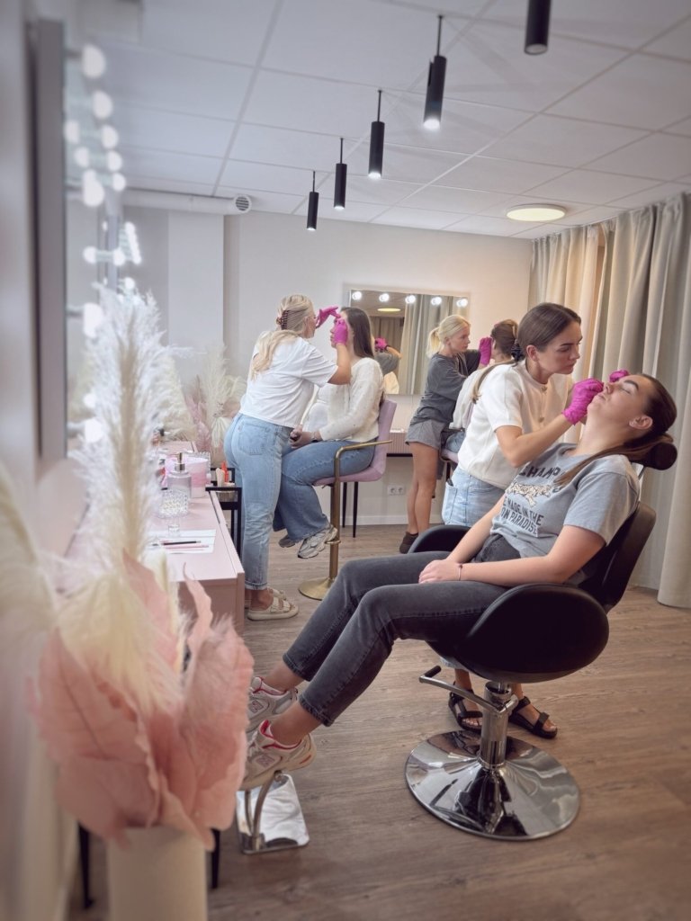 Antakių dažymo ir laminavimo mokymai